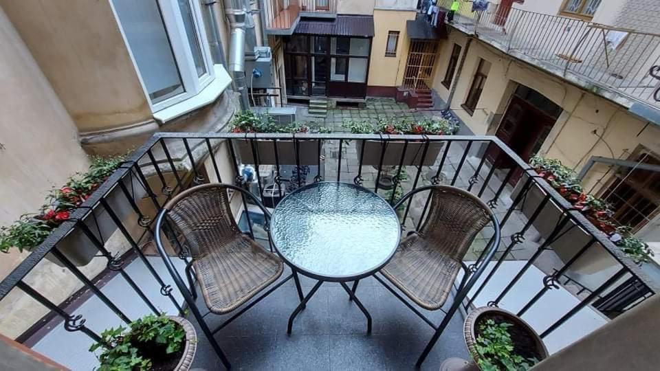 3 Room Apartments , Rohatyntsyv Street Liov Exterior foto